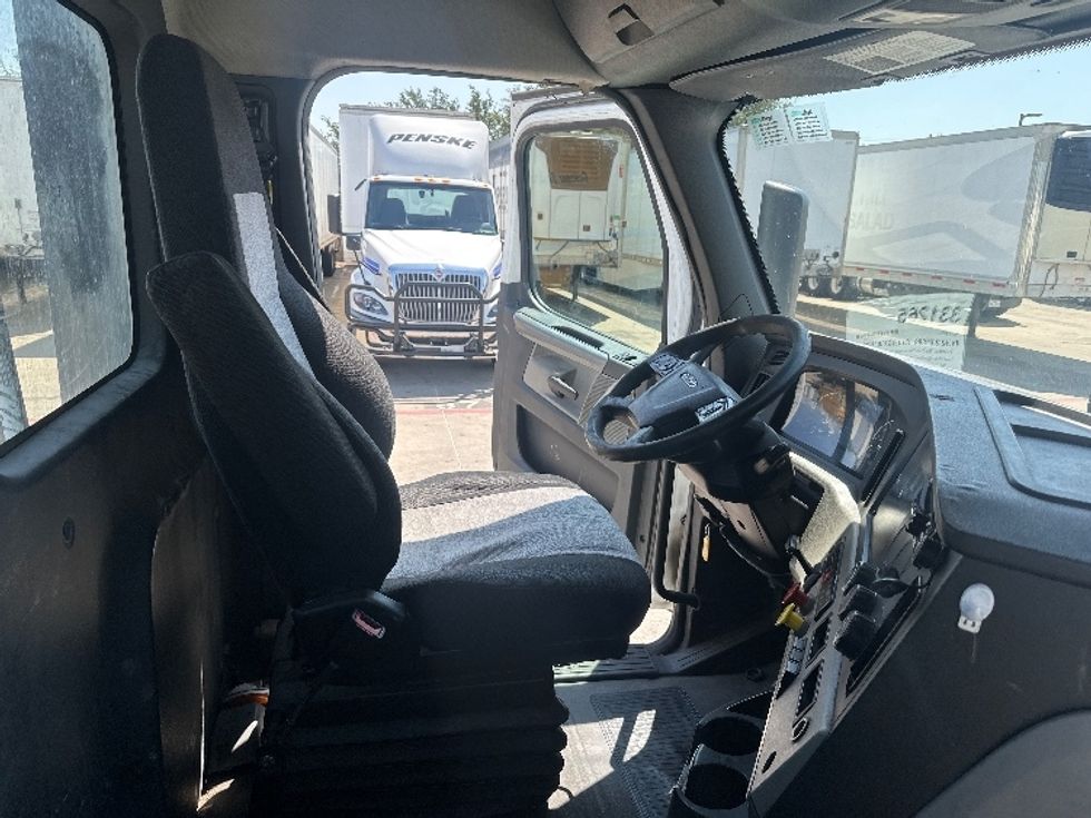 Day Cab Tractor-Heavy Duty Tractors-Freightliner-2019-T12664ST-Carrollton-TX-671,791\n\t\tmiles-$ 28,000 - Image 14