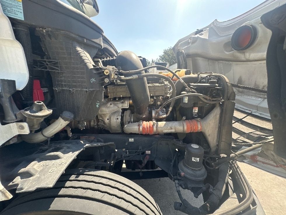 Day Cab Tractor-Heavy Duty Tractors-Freightliner-2019-T12664ST-Carrollton-TX-671,791\n\t\tmiles-$ 28,000 - Image 15