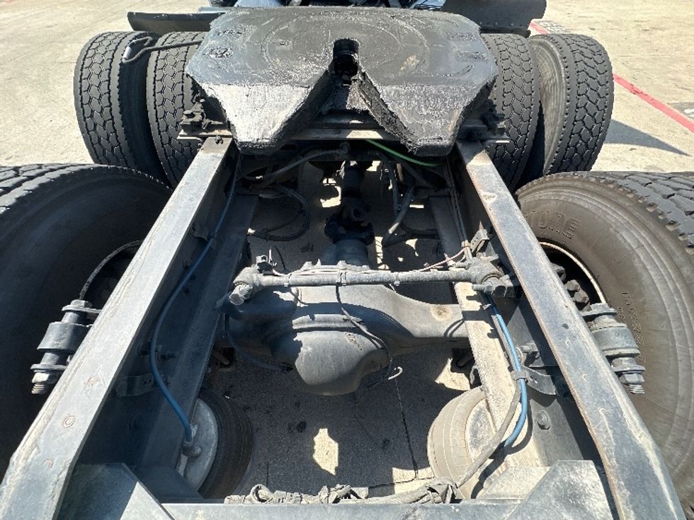 Day Cab Tractor-Heavy Duty Tractors-Freightliner-2019-T12664ST-Carrollton-TX-671,791\n\t\tmiles-$ 28,000 - Image 6