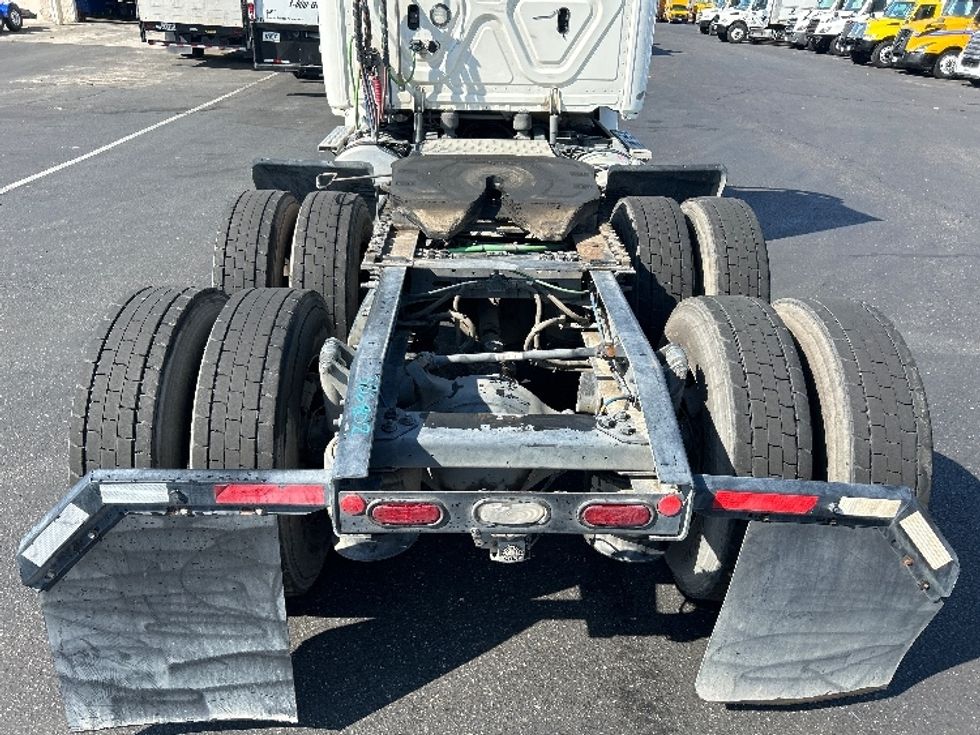 Day Cab Tractor-Heavy Duty Tractors-Freightliner-2019-T12664ST-Ceres-CA-322,460\n\t\tmiles-$ 49,250 - Image 6