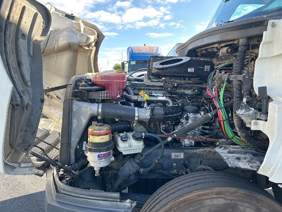 Day Cab Tractor-Heavy Duty Tractors-Freightliner-2019-T12664ST-Ceres-CA-354,631\n\t\tmiles-$ 50,500 - Image 16