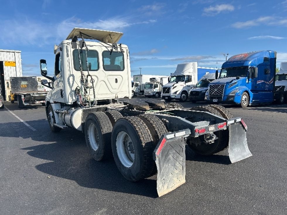 Day Cab Tractor-Heavy Duty Tractors-Freightliner-2019-T12664ST-Ceres-CA-354,631\n\t\tmiles-$ 50,500 - Image 5