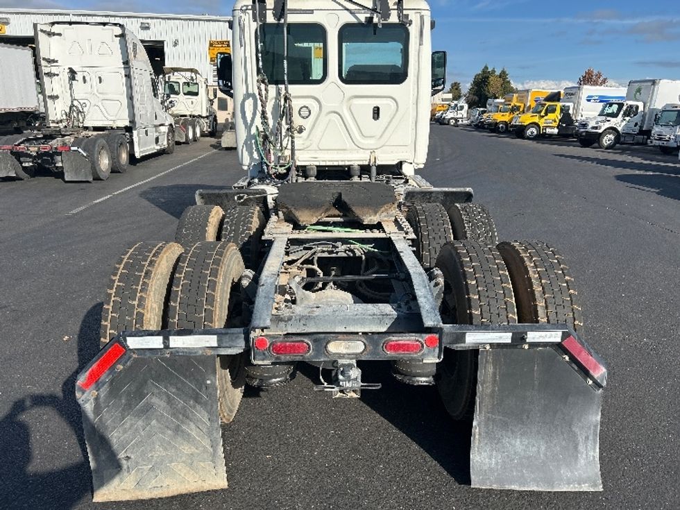 Day Cab Tractor-Heavy Duty Tractors-Freightliner-2019-T12664ST-Ceres-CA-354,631\n\t\tmiles-$ 50,500 - Image 6