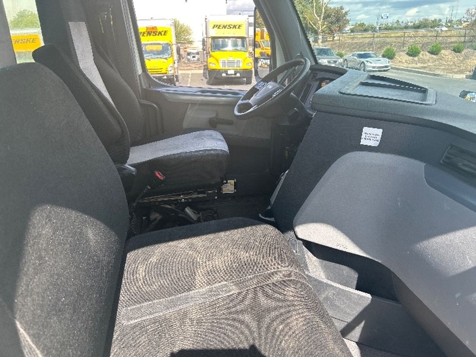 Day Cab Tractor-Heavy Duty Tractors-Freightliner-2019-T12664ST-Ceres-CA-357,113\n\t\tmiles-$ 50,750 - Image 14