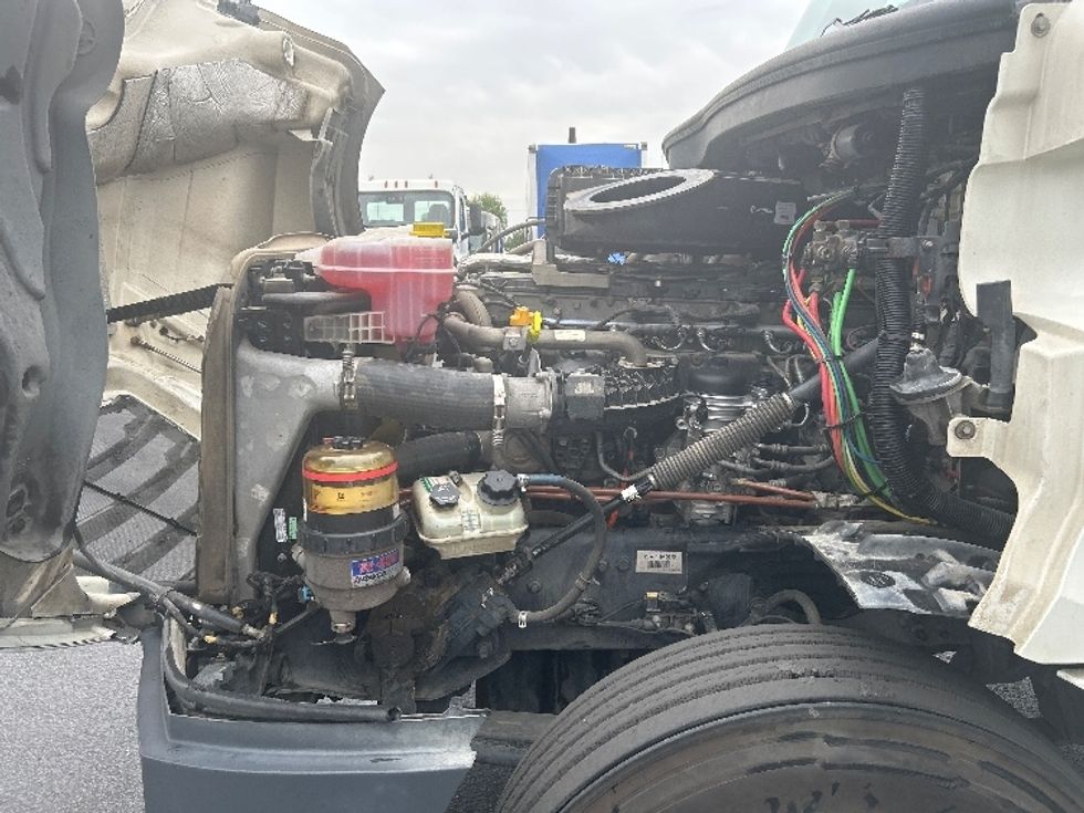 Day Cab Tractor-Heavy Duty Tractors-Freightliner-2019-T12664ST-Ceres-CA-362,328\n\t\tmiles-$ 47,250 - Image 16