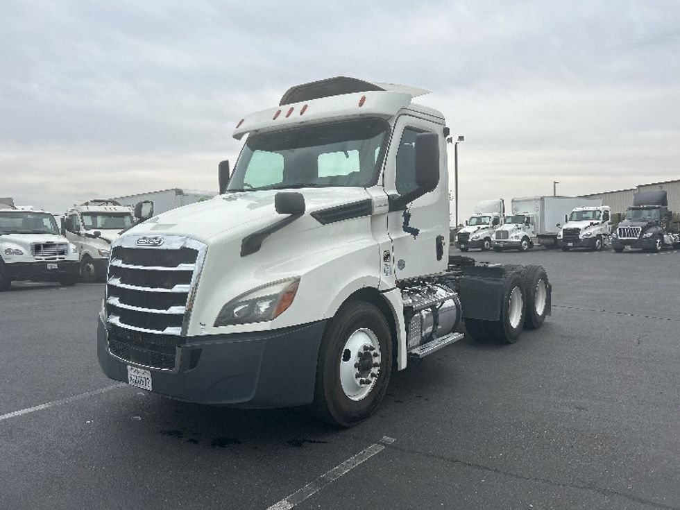 Day Cab Tractor-Heavy Duty Tractors-Freightliner-2019-T12664ST-Ceres-CA-362,328\n\t\tmiles-$ 47,250 - Image 3