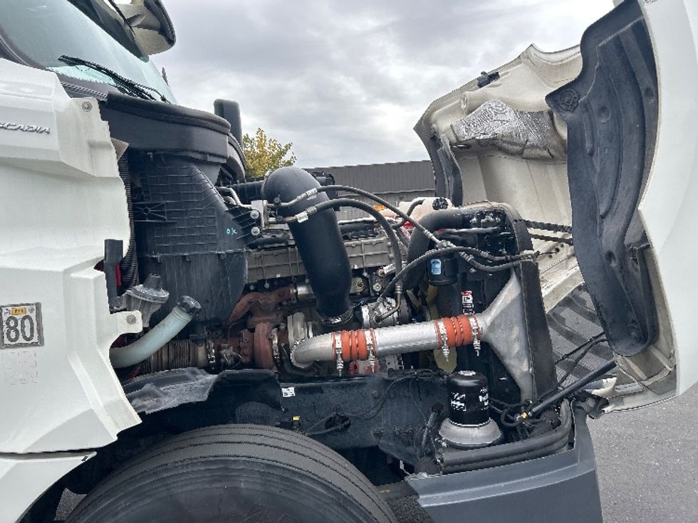 Day Cab Tractor-Heavy Duty Tractors-Freightliner-2019-T12664ST-Ceres-CA-381,876\n\t\tmiles-$ 46,000 - Image 15