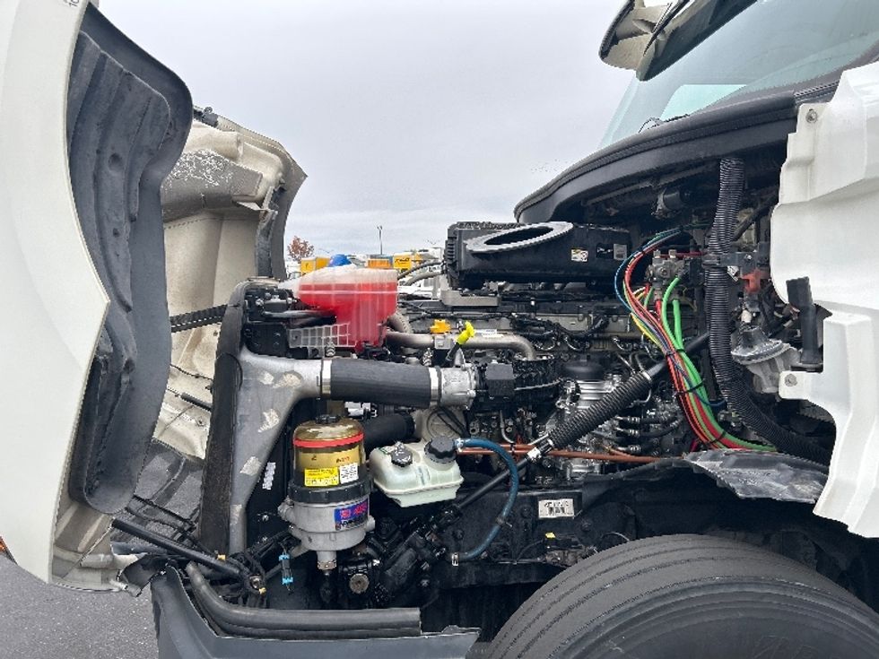 Day Cab Tractor-Heavy Duty Tractors-Freightliner-2019-T12664ST-Ceres-CA-381,876\n\t\tmiles-$ 46,000 - Image 16