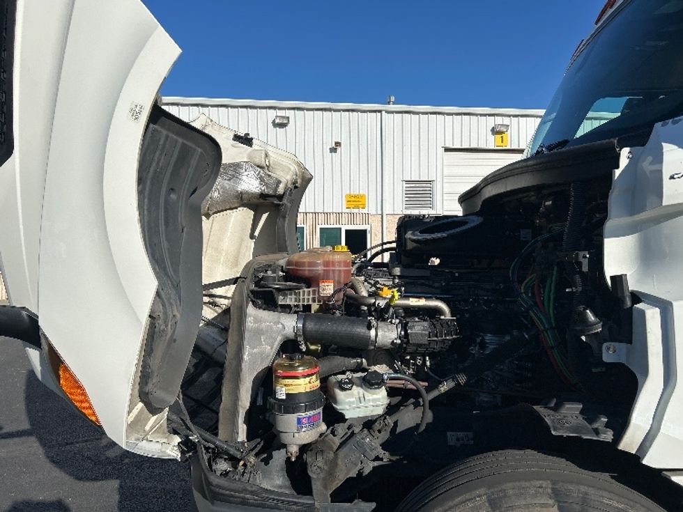 Day Cab Tractor-Heavy Duty Tractors-Freightliner-2019-T12664ST-Ceres-CA-425,365\n\t\tmiles-$ 42,000 - Image 16