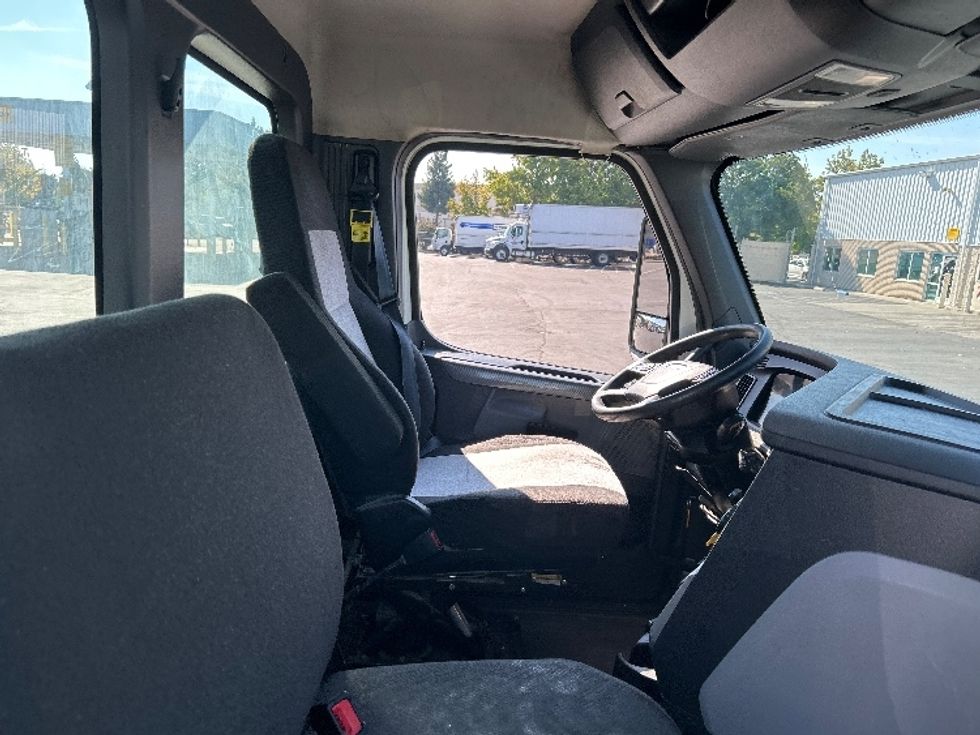 Day Cab Tractor-Heavy Duty Tractors-Freightliner-2019-T12664ST-Ceres-CA-438,830\n\t\tmiles-$ 43,000 - Image 14
