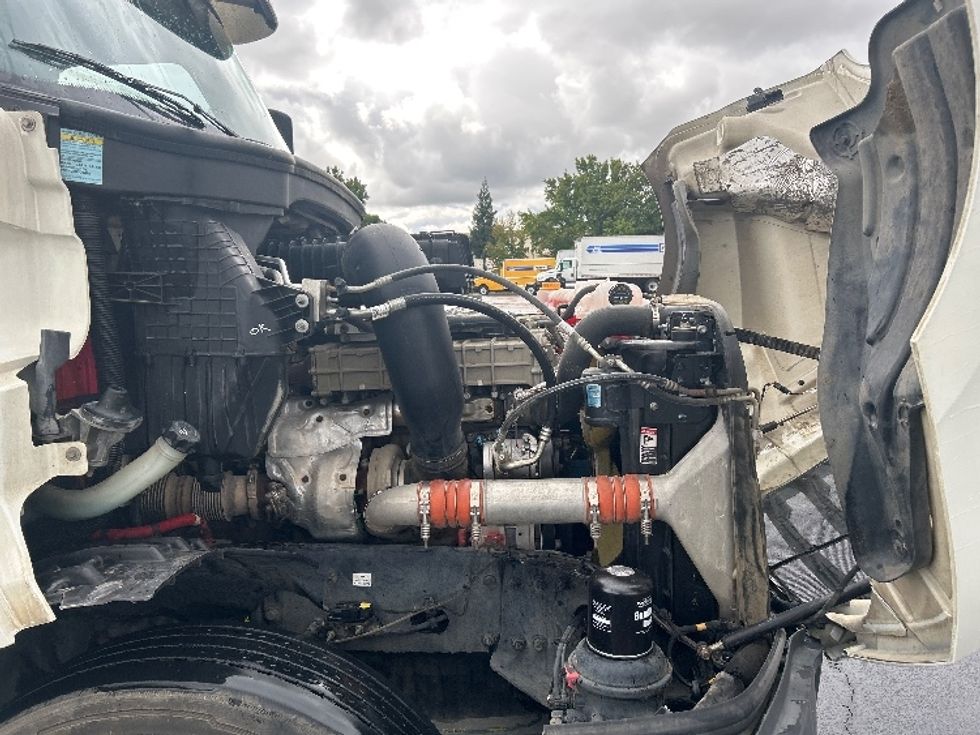 Day Cab Tractor-Heavy Duty Tractors-Freightliner-2019-T12664ST-Ceres-CA-451,377\n\t\tmiles-$ 42,250 - Image 15