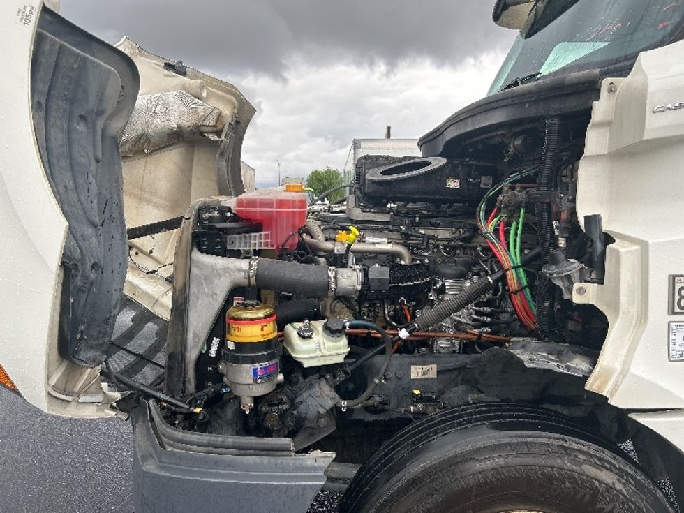 Day Cab Tractor-Heavy Duty Tractors-Freightliner-2019-T12664ST-Ceres-CA-451,377\n\t\tmiles-$ 42,250 - Image 16