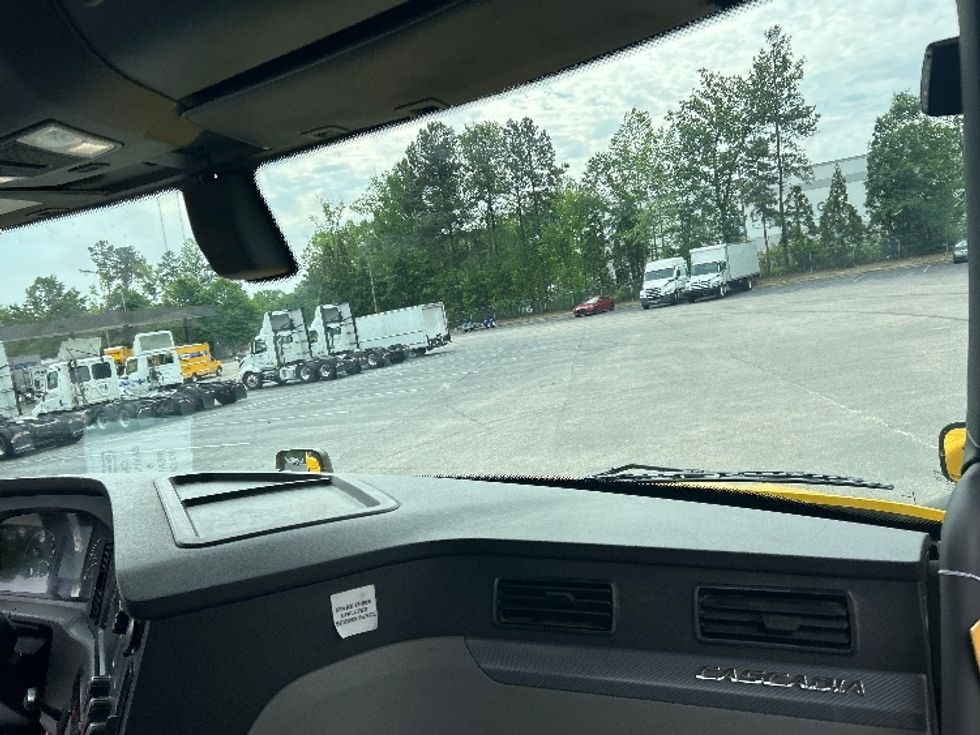 Day Cab Tractor-Heavy Duty Tractors-Freightliner-2019-T12664ST-Charlotte-NC-140,090\n\t\tmiles-$ 71,000 - Image 13