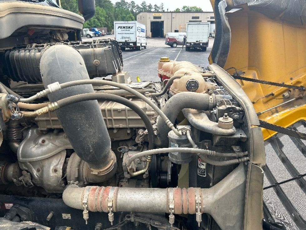 Day Cab Tractor-Heavy Duty Tractors-Freightliner-2019-T12664ST-Charlotte-NC-140,090\n\t\tmiles-$ 71,000 - Image 15
