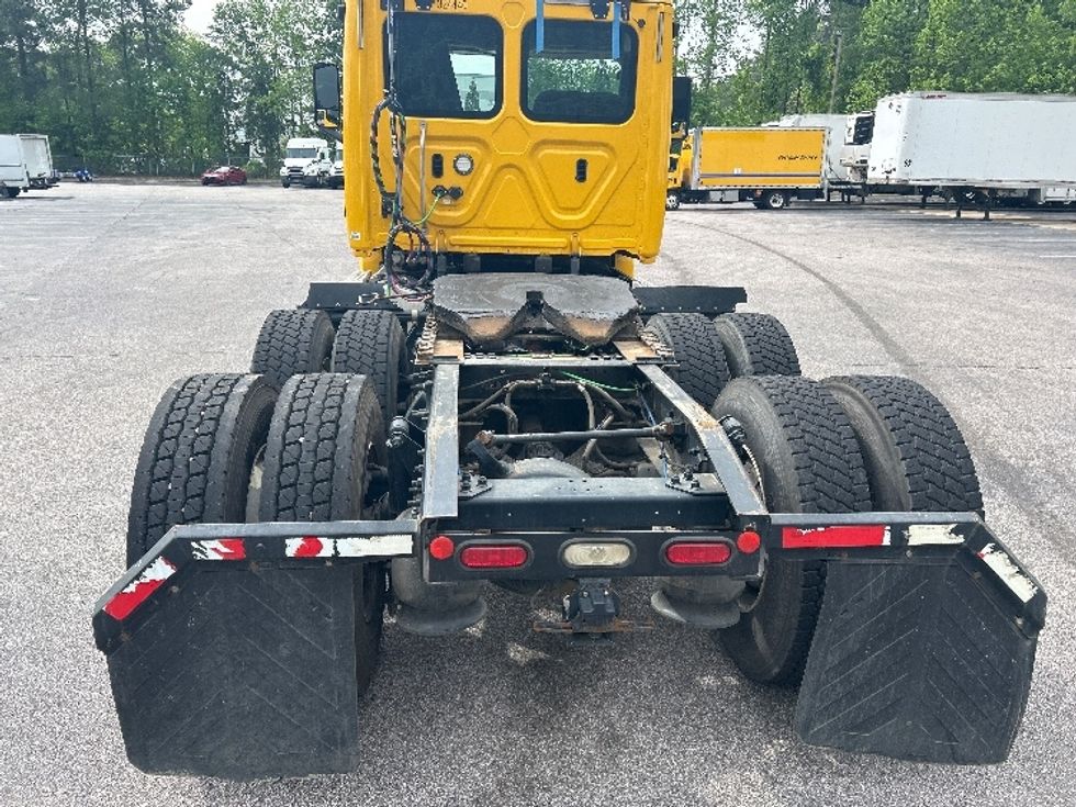 Day Cab Tractor-Heavy Duty Tractors-Freightliner-2019-T12664ST-Charlotte-NC-140,090\n\t\tmiles-$ 71,000 - Image 6