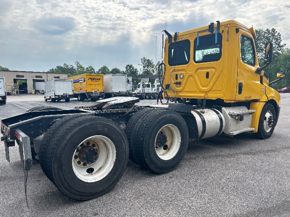 Day Cab Tractor-Heavy Duty Tractors-Freightliner-2019-T12664ST-Charlotte-NC-140,090\n\t\tmiles-$ 71,000 - Image 7