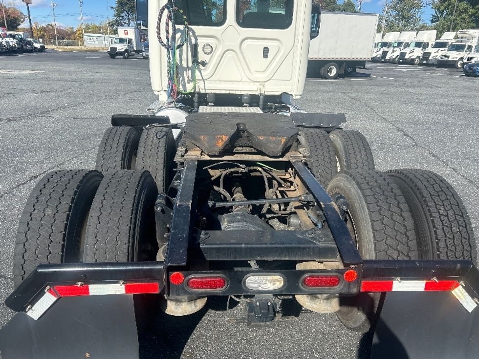Day Cab Tractor-Heavy Duty Tractors-Freightliner-2019-T12664ST-Charlotte-NC-368,808\n\t\tmiles-$ 46,750 - Image 6