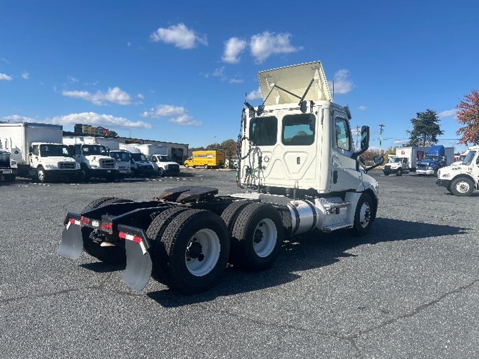Day Cab Tractor-Heavy Duty Tractors-Freightliner-2019-T12664ST-Charlotte-NC-368,808\n\t\tmiles-$ 46,750 - Image 7