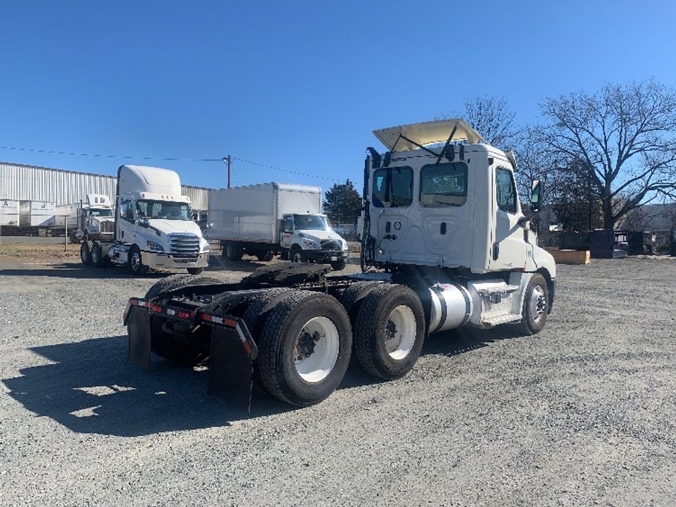 Day Cab Tractor-Heavy Duty Tractors-Freightliner-2019-T12664ST-Charlotte-NC-386,000\n\t\tmiles-$ 45,000 - Image 7