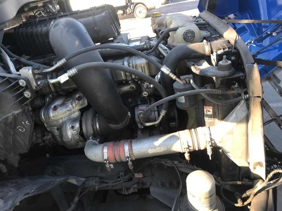 Day Cab Tractor-Heavy Duty Tractors-Freightliner-2019-T12664ST-Charlotte-NC-446,864\n\t\tmiles-$ 41,500 - Image 15