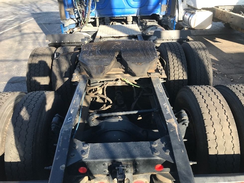 Day Cab Tractor-Heavy Duty Tractors-Freightliner-2019-T12664ST-Charlotte-NC-446,864\n\t\tmiles-$ 41,500 - Image 6