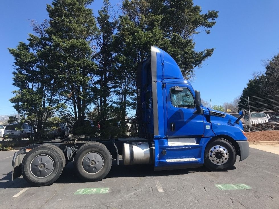 Day Cab Tractor-Heavy Duty Tractors-Freightliner-2019-T12664ST-Charlotte-NC-446,864\n\t\tmiles-$ 41,500 - Image 8