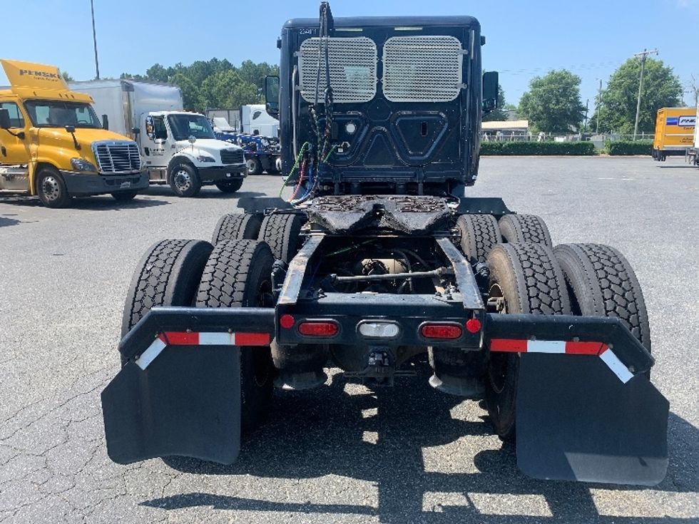 Day Cab Tractor-Heavy Duty Tractors-Freightliner-2019-T12664ST-Charlotte-NC-478,389\n\t\tmiles-$ 44,250 - Image 5