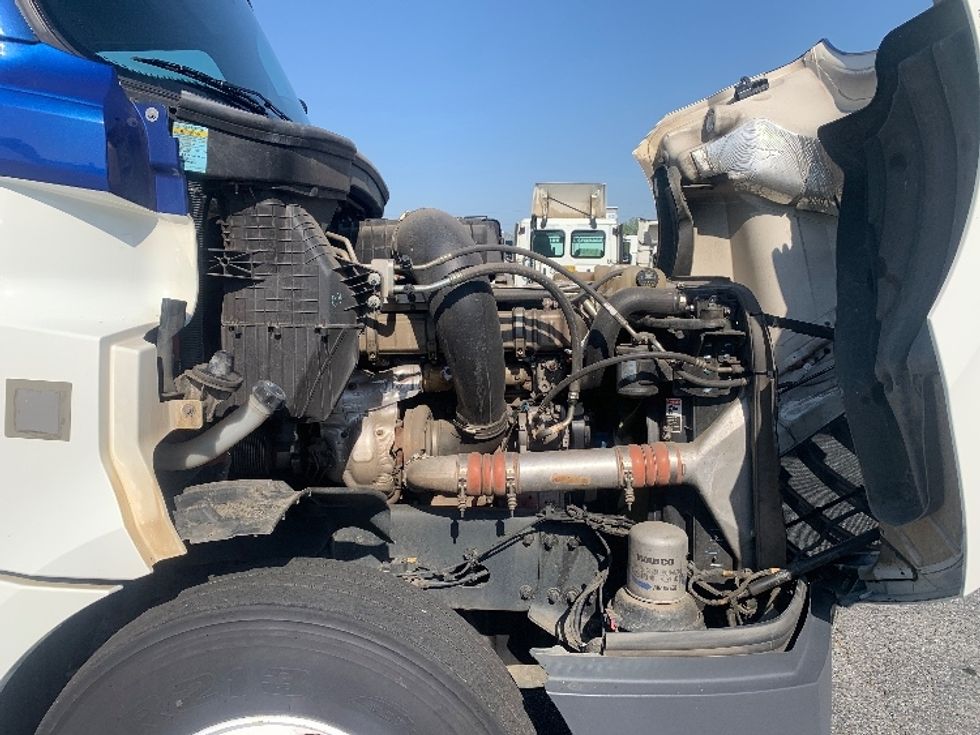 Day Cab Tractor-Heavy Duty Tractors-Freightliner-2019-T12664ST-Charlotte-NC-491,000\n\t\tmiles-$ 43,000 - Image 15