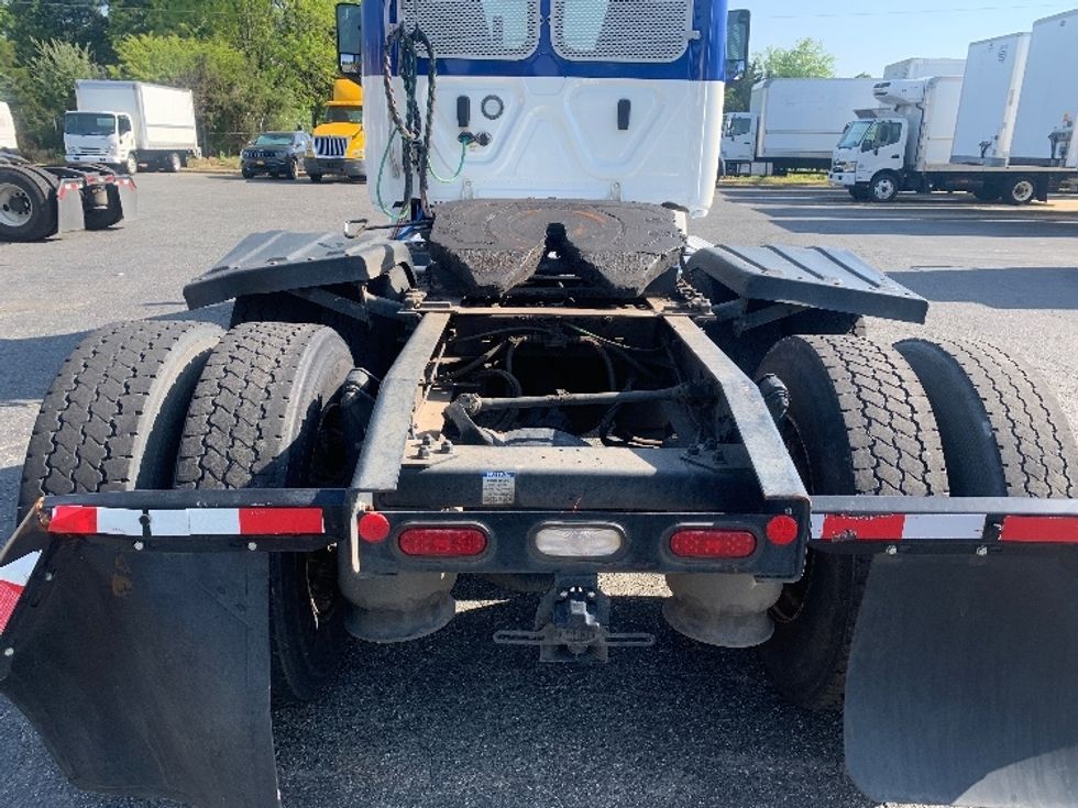 Day Cab Tractor-Heavy Duty Tractors-Freightliner-2019-T12664ST-Charlotte-NC-491,000\n\t\tmiles-$ 43,000 - Image 6