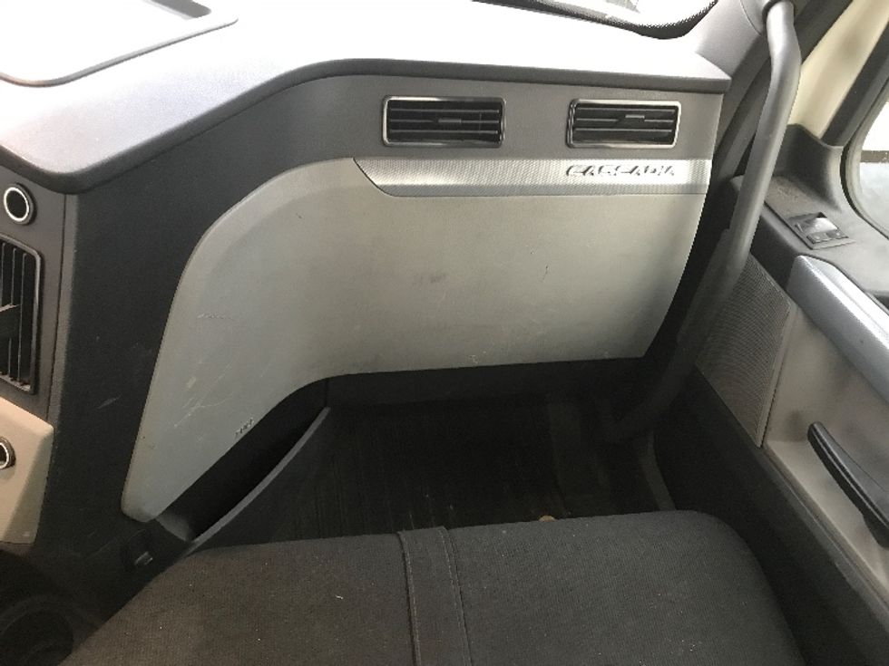 Day Cab Tractor-Heavy Duty Tractors-Freightliner-2019-T12664ST-Charlotte-NC-500,527\n\t\tmiles-$ 39,250 - Image 13