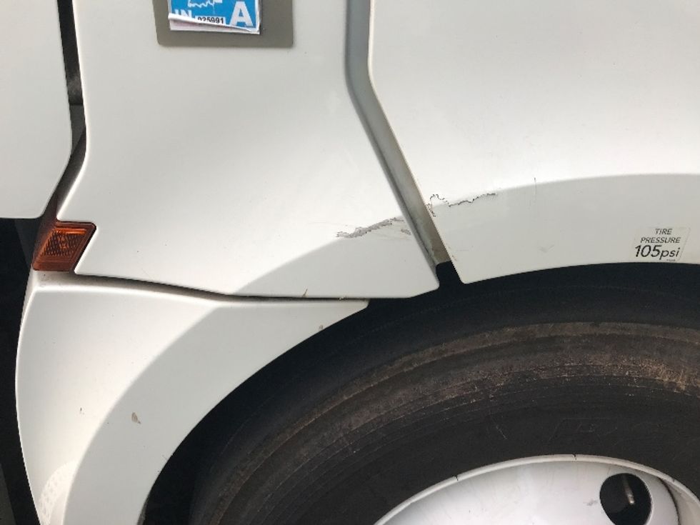 Day Cab Tractor-Heavy Duty Tractors-Freightliner-2019-T12664ST-Charlotte-NC-500,527\n\t\tmiles-$ 39,250 - Image 19