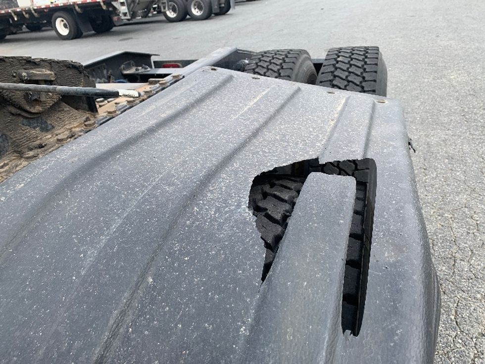 Day Cab Tractor-Heavy Duty Tractors-Freightliner-2019-T12664ST-Charlotte-NC-511,570\n\t\tmiles-$ 44,250 - Image 17