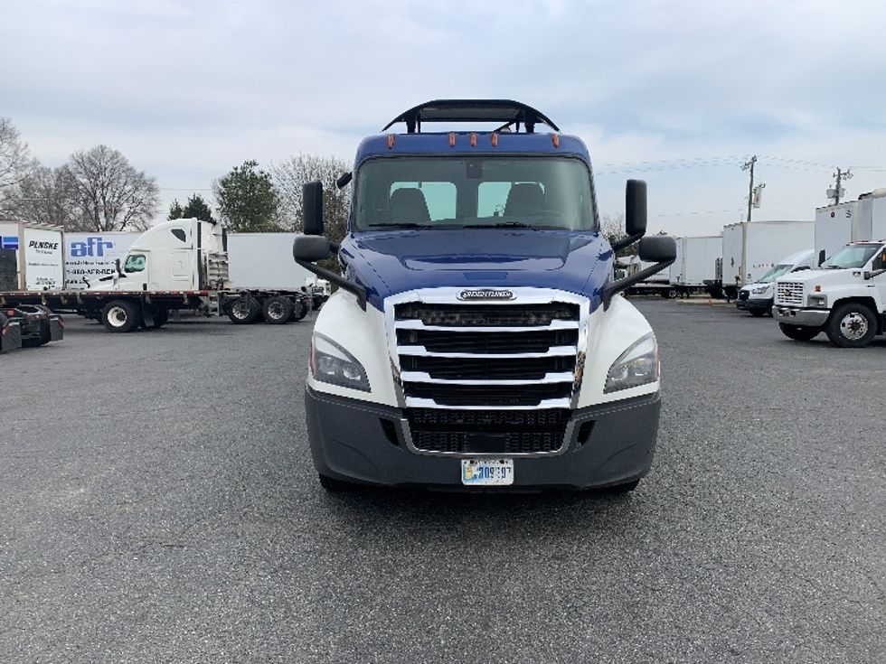 Day Cab Tractor-Heavy Duty Tractors-Freightliner-2019-T12664ST-Charlotte-NC-511,570\n\t\tmiles-$ 44,250 - Image 2