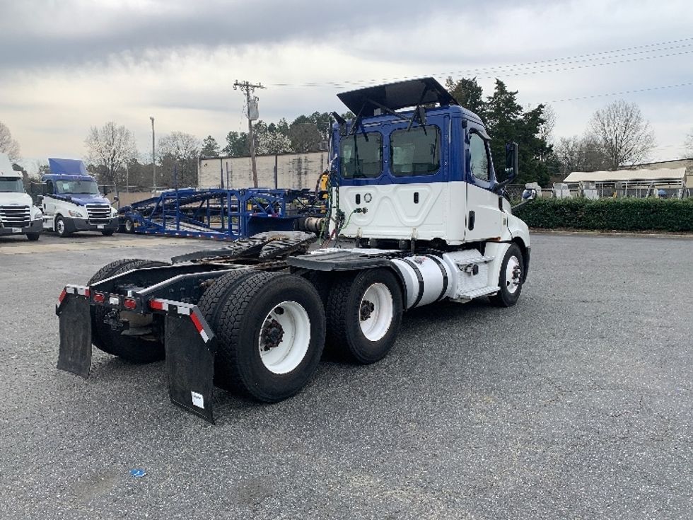 Day Cab Tractor-Heavy Duty Tractors-Freightliner-2019-T12664ST-Charlotte-NC-511,570\n\t\tmiles-$ 44,250 - Image 7