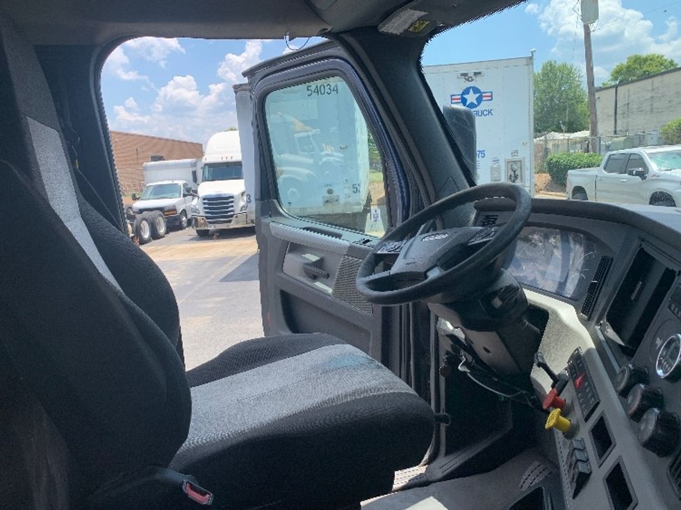 Day Cab Tractor-Heavy Duty Tractors-Freightliner-2019-T12664ST-Charlotte-NC-521,128\n\t\tmiles-$ 48,250 - Image 14