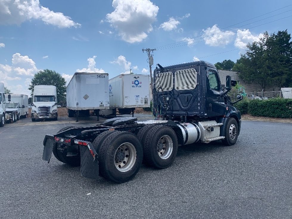 Day Cab Tractor-Heavy Duty Tractors-Freightliner-2019-T12664ST-Charlotte-NC-521,128\n\t\tmiles-$ 48,250 - Image 7