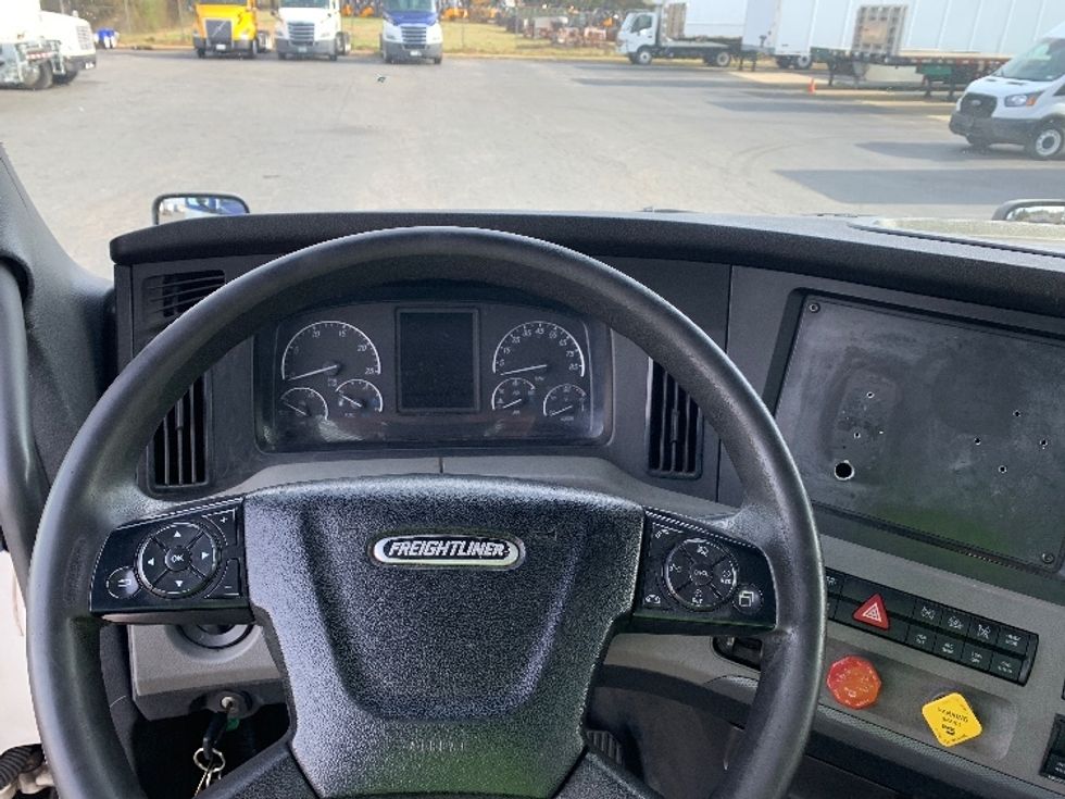 Day Cab Tractor-Heavy Duty Tractors-Freightliner-2019-T12664ST-Charlotte-NC-528,900\n\t\tmiles-$ 39,500 - Image 11