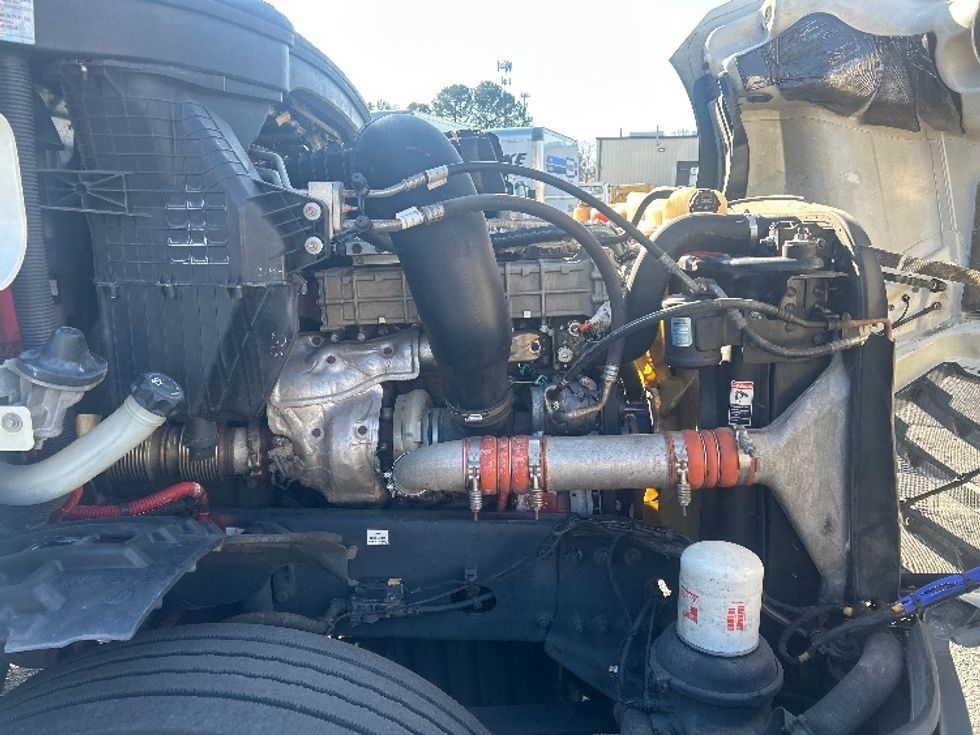 Day Cab Tractor-Heavy Duty Tractors-Freightliner-2019-T12664ST-Charlotte-NC-557,831\n\t\tmiles-$ 35,500 - Image 15