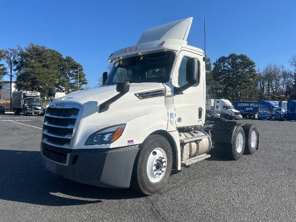 Day Cab Tractor-Heavy Duty Tractors-Freightliner-2019-T12664ST-Charlotte-NC-557,831\n\t\tmiles-$ 35,500 - Image 3