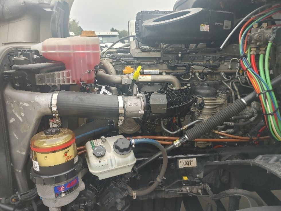 Day Cab Tractor-Heavy Duty Tractors-Freightliner-2019-T12664ST-Charlotte-NC-586,097\n\t\tmiles-$ 31,500 - Image 16