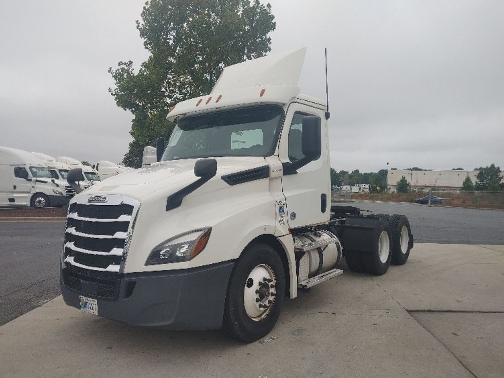 Day Cab Tractor-Heavy Duty Tractors-Freightliner-2019-T12664ST-Charlotte-NC-586,097\n\t\tmiles-$ 31,500 - Image 3
