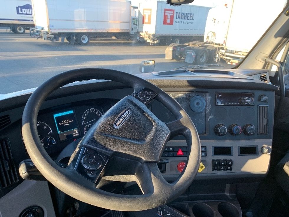 Day Cab Tractor-Heavy Duty Tractors-Freightliner-2019-T12664ST-Charlotte-NC-702,744\n\t\tmiles-$ 23,250 - Image 10