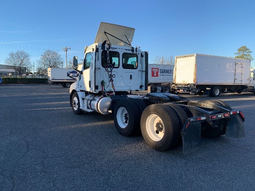 Day Cab Tractor-Heavy Duty Tractors-Freightliner-2019-T12664ST-Charlotte-NC-702,744\n\t\tmiles-$ 23,250 - Image 5