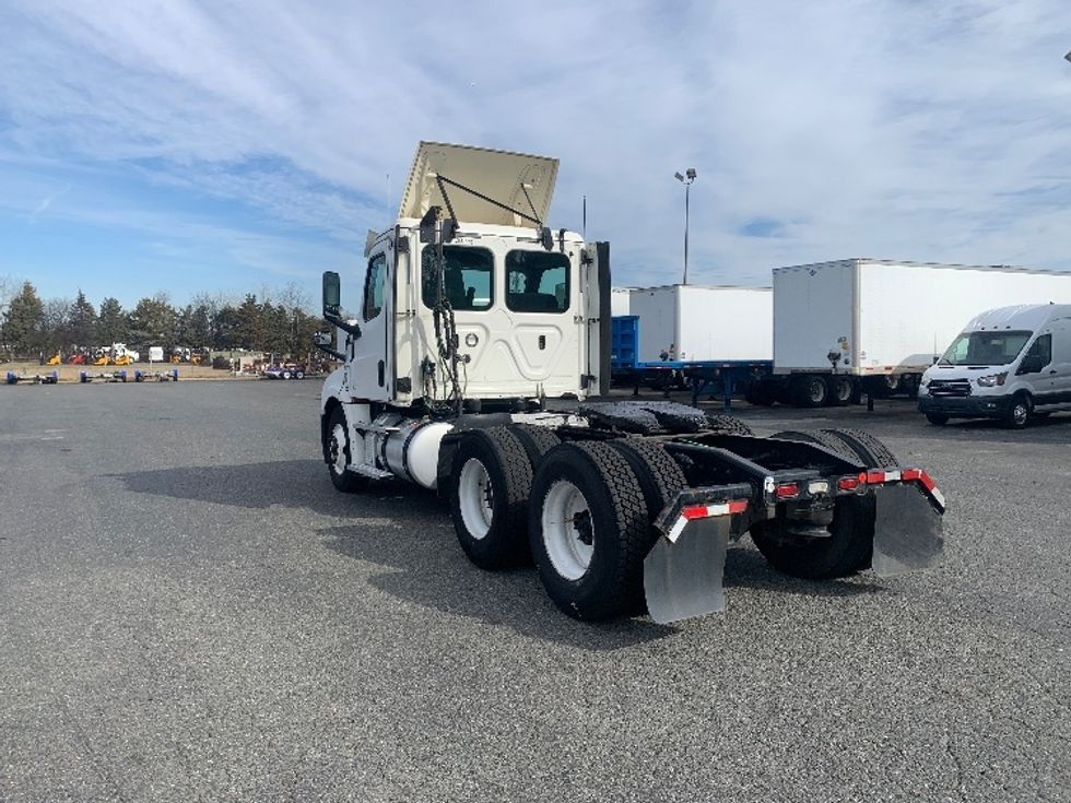 Day Cab Tractor-Heavy Duty Tractors-Freightliner-2019-T12664ST-Charlotte-NC-707,808\n\t\tmiles-$ 23,250 - Image 5