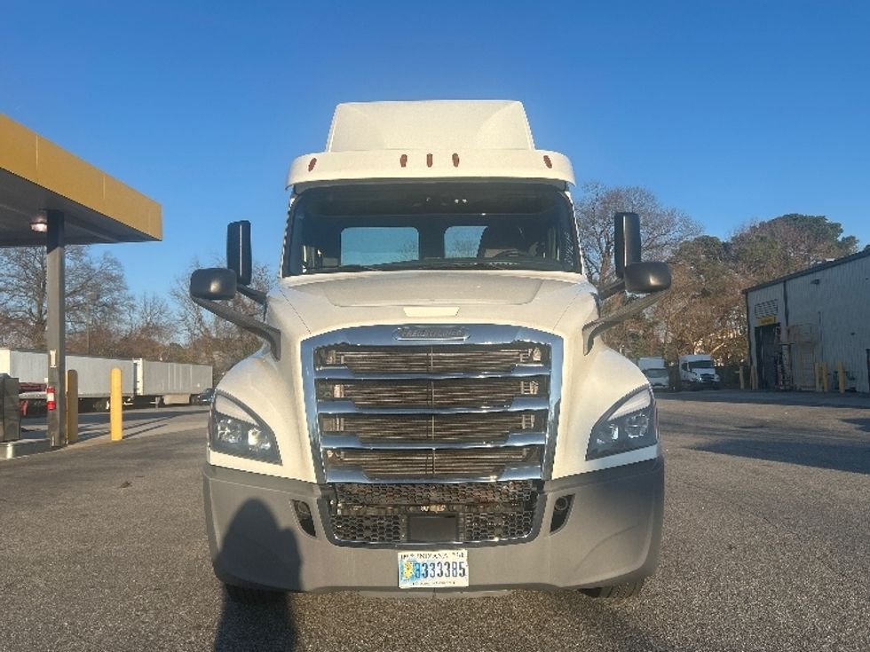 Day Cab Tractor-Heavy Duty Tractors-Freightliner-2019-T12664ST-Chesapeake-VA-339,493\n\t\tmiles-$ 47,500 - Image 2