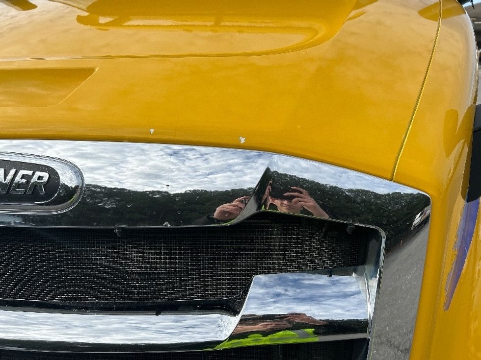 Day Cab Tractor-Heavy Duty Tractors-Freightliner-2019-T12664ST-Chesapeake-VA-443,845\n\t\tmiles-$ 36,250 - Image 19