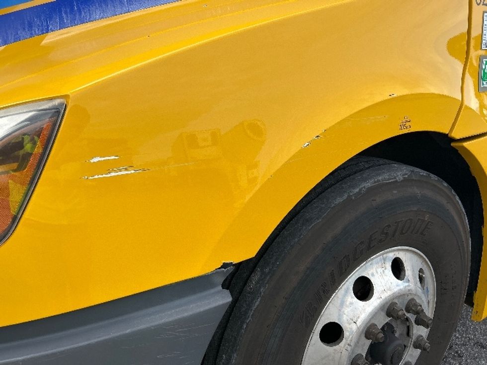 Day Cab Tractor-Heavy Duty Tractors-Freightliner-2019-T12664ST-Chesapeake-VA-443,845\n\t\tmiles-$ 36,250 - Image 20