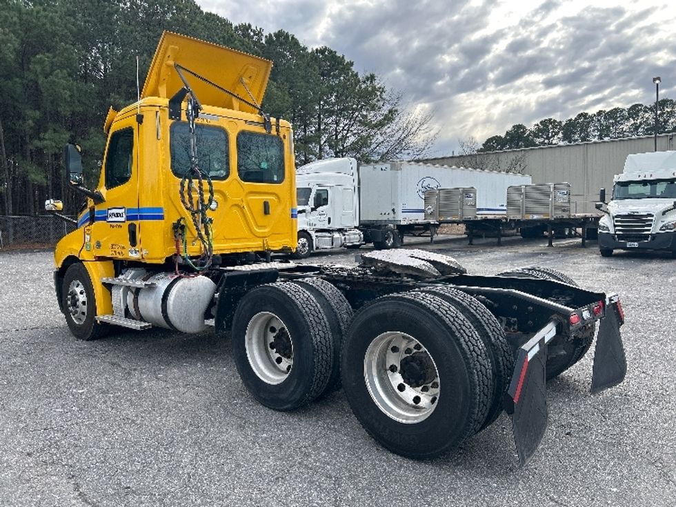 Day Cab Tractor-Heavy Duty Tractors-Freightliner-2019-T12664ST-Chesapeake-VA-443,845\n\t\tmiles-$ 36,250 - Image 5