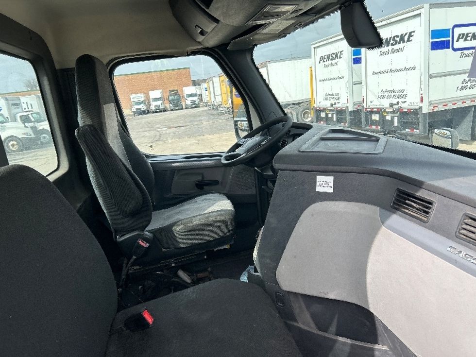 Day Cab Tractor-Heavy Duty Tractors-Freightliner-2019-T12664ST-Chicago (Melrose Park)-IL-216,300\n\t\tmiles-$ 51,000 - Image 14