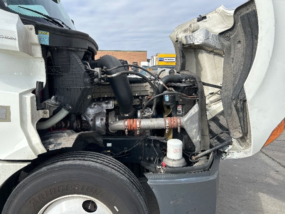 Day Cab Tractor-Heavy Duty Tractors-Freightliner-2019-T12664ST-Chicago (Melrose Park)-IL-216,300\n\t\tmiles-$ 51,000 - Image 15